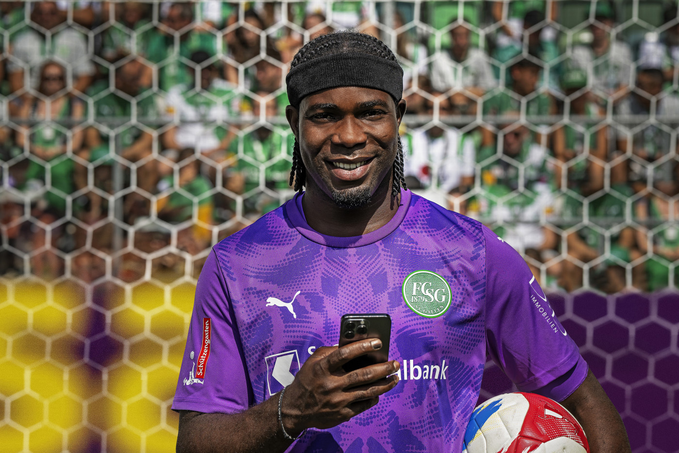 Zigi_3 | Kampagnenshootin für die SAK vom FCSG Torwart Lawrence Ati Zigi | Aktuell | Leo Boesinger Fotograf St. Gallen Spezialist für Portrait- Business- und Architekturfotografie