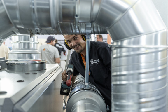 Suissetec_Swissskills_25_0936 | SwissSkills 2025 – Mit der Kamera mitten im Geschehen | Aktuell | Leo Boesinger Fotograf St. Gallen Spezialist für Portrait- Business- und Architekturfotografie