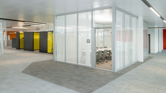 Fust_Bueros_2_0015 | Fust Büros Neubau Oberbüren | Architektur | Leo Boesinger Fotograf St. Gallen Spezialist für Portrait- Business- und Architekturfotografie