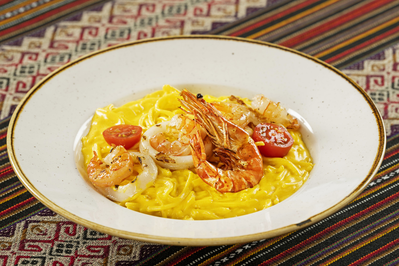 Essen_24_0002 | Miski Takiy | Essen ins rechte Licht gerückt | Leo Boesinger Fotograf St. Gallen Spezialist für Portrait- Business- und Architekturfotografie