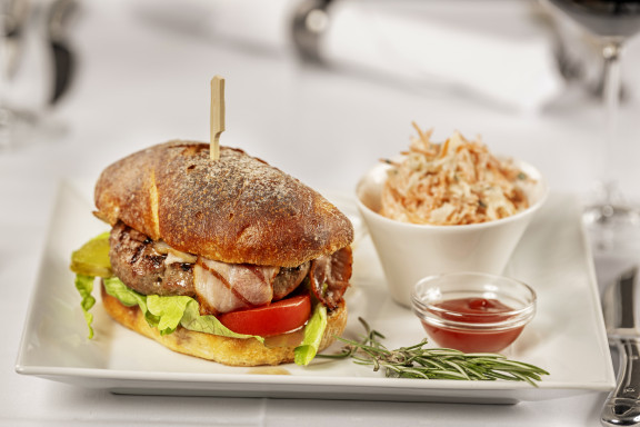 PB_03_0008 | Neue Seite | Essen ins rechte Licht gerückt | Leo Boesinger Fotograf St. Gallen Spezialist für Portrait- Business- und Architekturfotografie