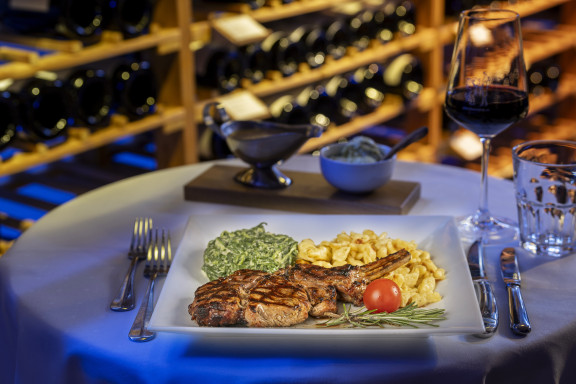 PB_07_0007_V1 | Neue Seite | Essen ins rechte Licht gerückt | Leo Boesinger Fotograf St. Gallen Spezialist für Portrait- Business- und Architekturfotografie