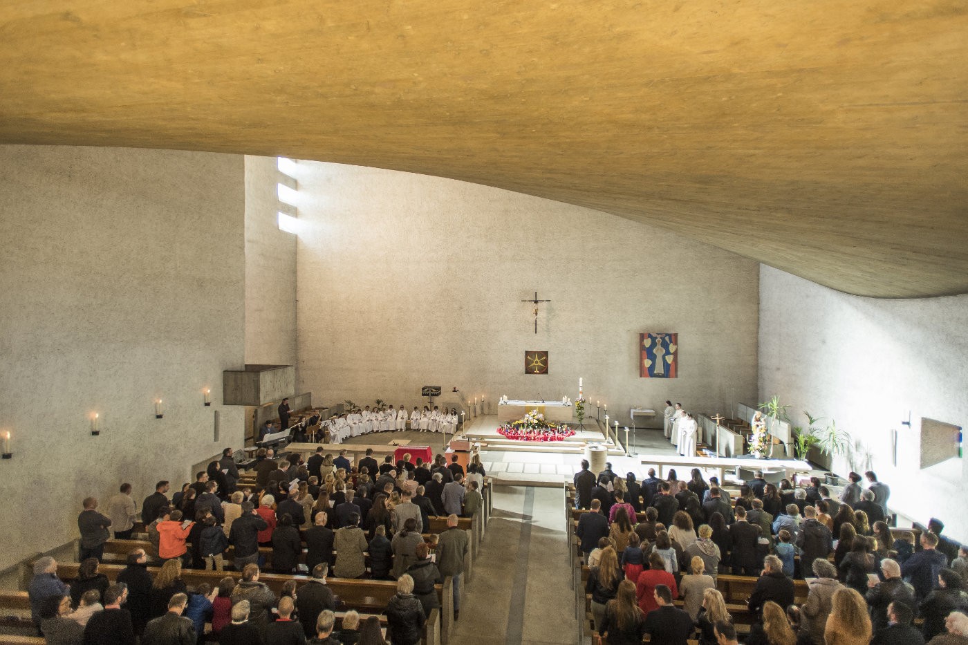 kommunion180152 | Erstkommunion Kirche St. Gallen Winkeln | Events und Reportagen | Leo Boesinger Fotograf St. Gallen Spezialist für Portrait- Business- und Architekturfotografie
