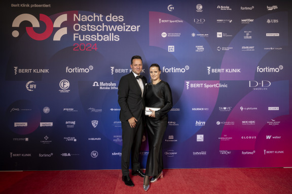 NDOF_2024_LB_0229_HiRes | Nacht des Ostschweizer Fussballs – Glanz, Emotionen und besondere Moment | Fotografie für das Unternehmermagazin Leader | Leo Boesinger Fotograf St. Gallen Spezialist für Portrait- Business- und Architekturfotografie