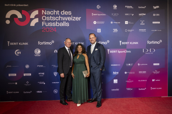 NDOF_2024_LB_0284_HiRes | Nacht des Ostschweizer Fussballs – Glanz, Emotionen und besondere Moment | Fotografie für das Unternehmermagazin Leader | Leo Boesinger Fotograf St. Gallen Spezialist für Portrait- Business- und Architekturfotografie