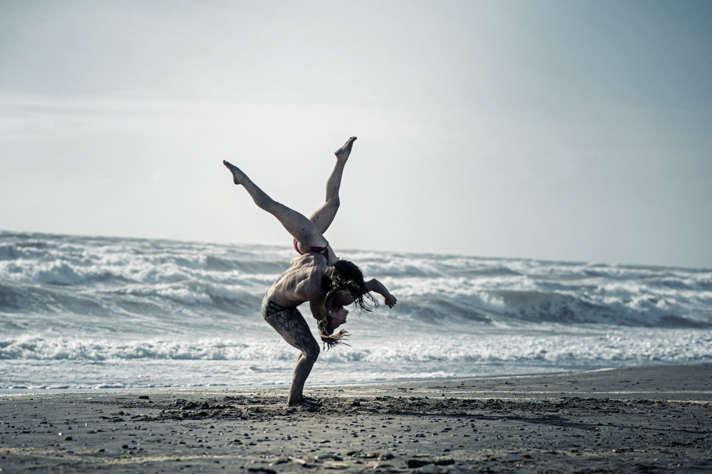 micolveglia_0031_1 | Akrobatik im Sturm – Magische Momente am Meer | Freie Arbeiten | Leo Boesinger Fotograf St. Gallen Spezialist für Portrait- Business- und Architekturfotografie