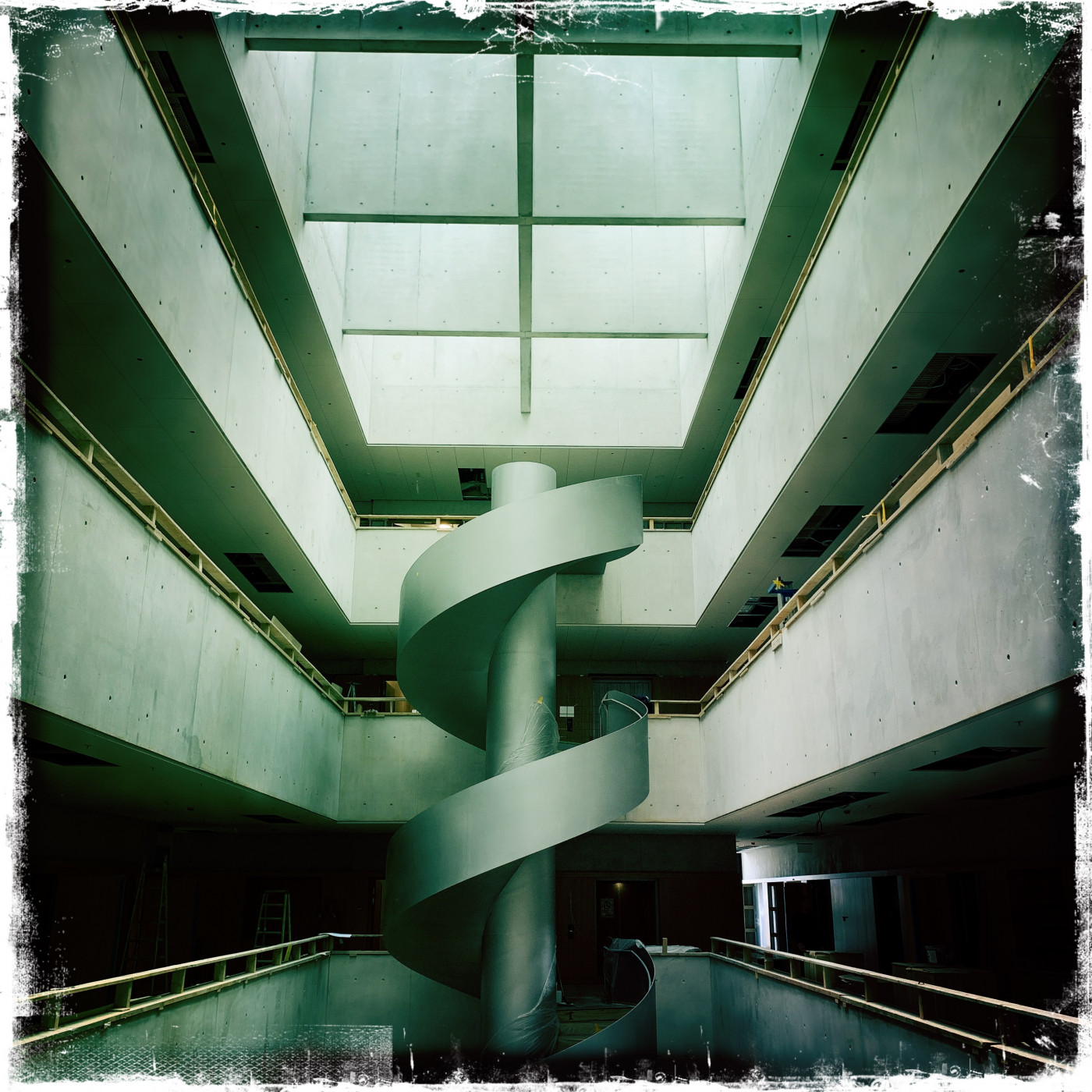 Hipstamatic_4160 | Hipstamatic | Freie Arbeiten | Leo Boesinger Fotograf St. Gallen Spezialist für Portrait- Business- und Architekturfotografie