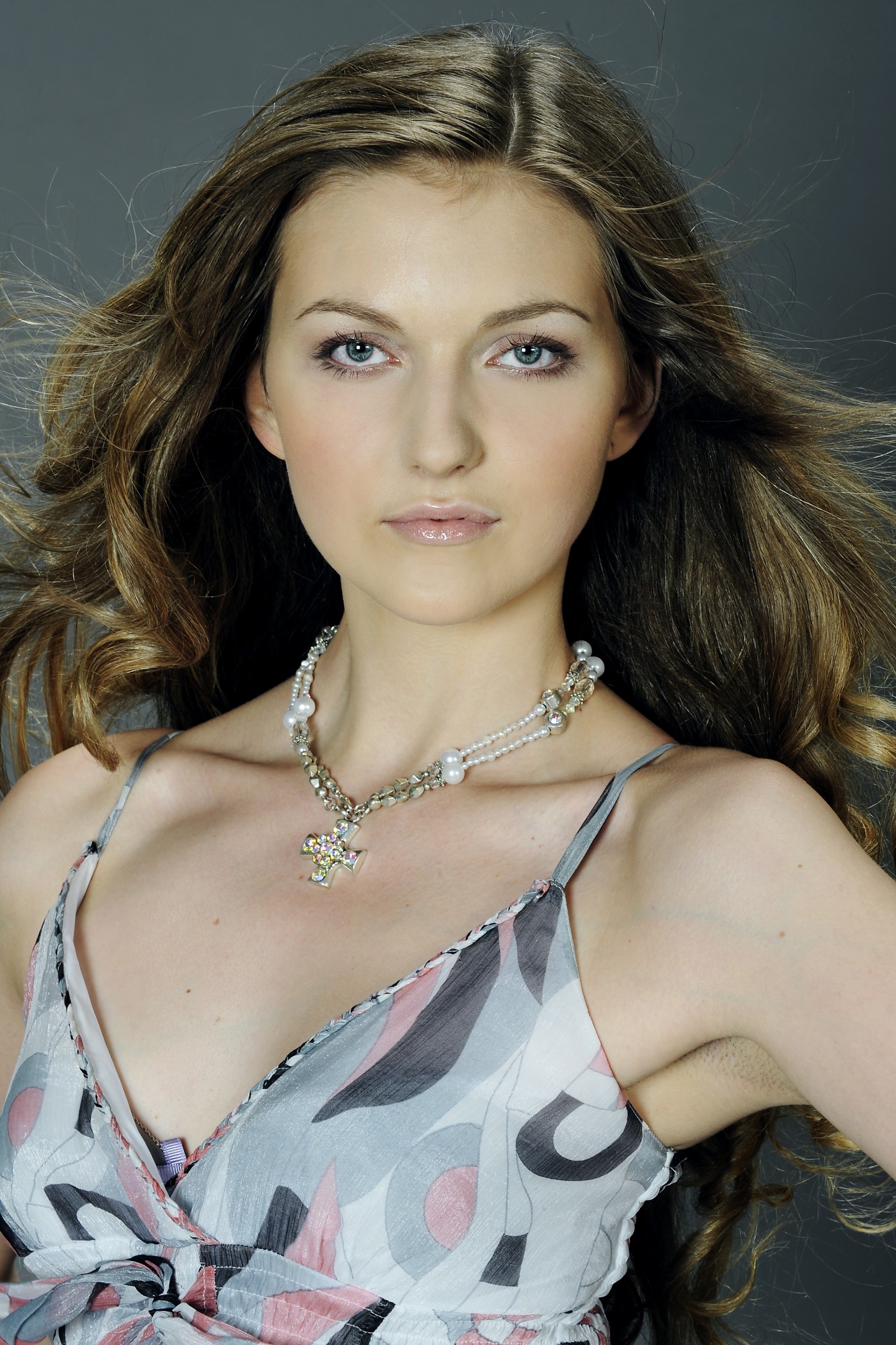 jelenas10035 | Modelagentur | Beauty | Gesichter im Fokus – Portraits & mehr | Leo Boesinger Fotograf St. Gallen Spezialist für Portrait- Business- und Architekturfotografie