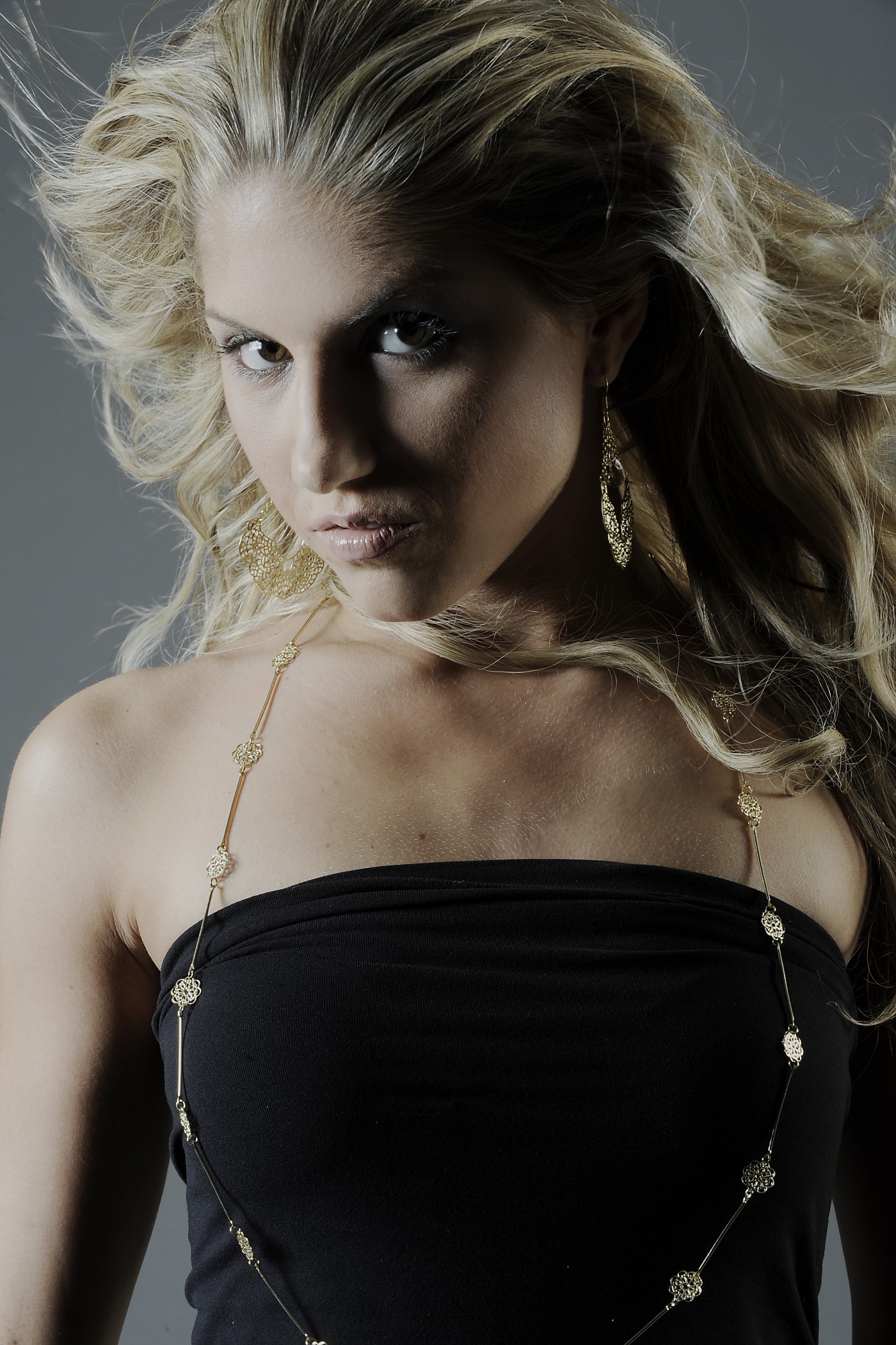 larahauser20062 | Modelagentur | Beauty | Gesichter im Fokus – Portraits & mehr | Leo Boesinger Fotograf St. Gallen Spezialist für Portrait- Business- und Architekturfotografie