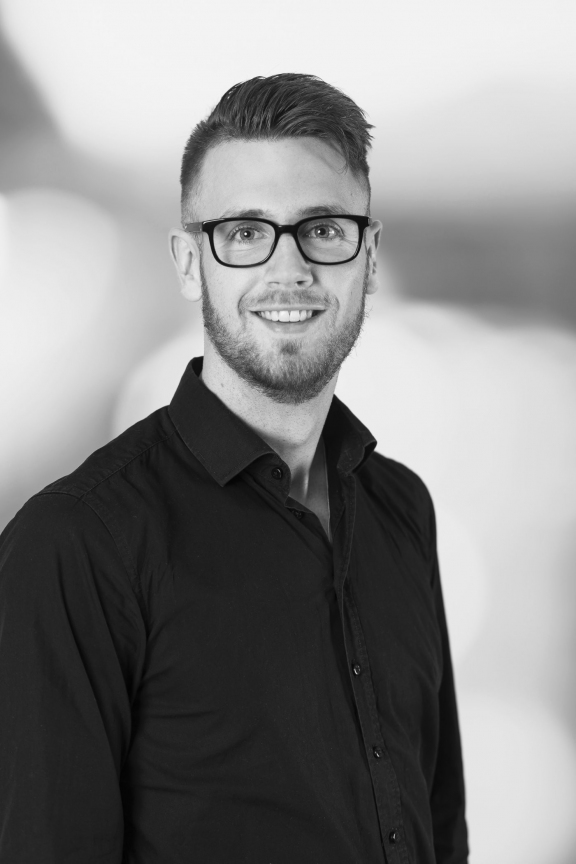 194937haelgfahaelgfabian | AS Aufzüge | Business | Gesichter im Fokus – Portraits & mehr | Leo Boesinger Fotograf St. Gallen Spezialist für Portrait- Business- und Architekturfotografie