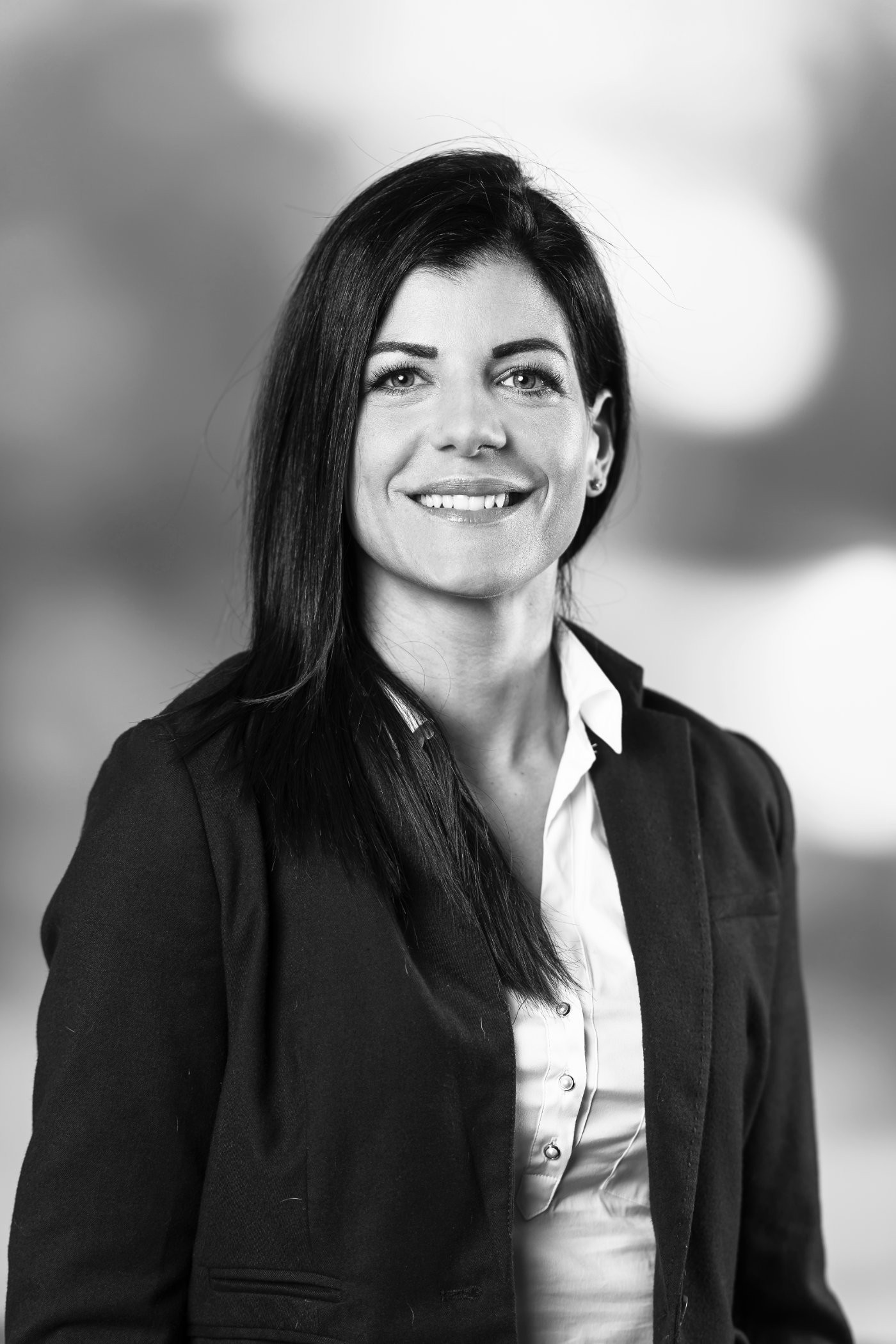 196783luechinaluechingernatalie | AS Aufzüge | Business | Gesichter im Fokus – Portraits & mehr | Leo Boesinger Fotograf St. Gallen Spezialist für Portrait- Business- und Architekturfotografie