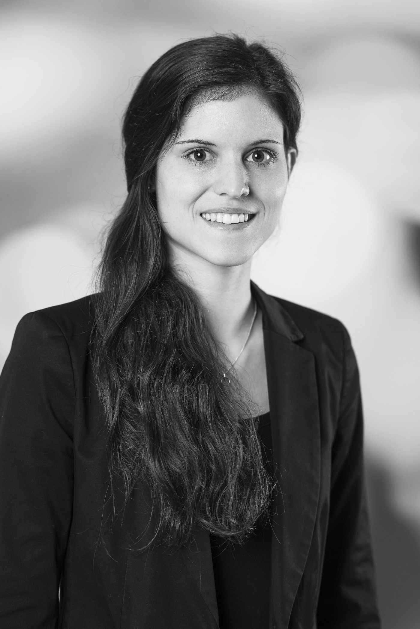 magdalenamendez | AS Aufzüge | Business | Gesichter im Fokus – Portraits & mehr | Leo Boesinger Fotograf St. Gallen Spezialist für Portrait- Business- und Architekturfotografie