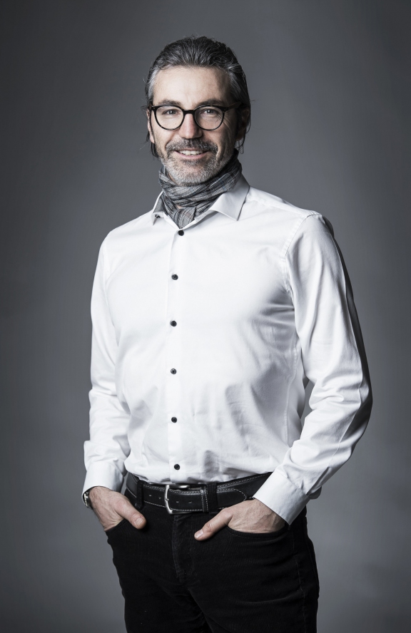 atramer070006v1 | SAK GL Portraits | Business | Gesichter im Fokus – Portraits & mehr | Leo Boesinger Fotograf St. Gallen Spezialist für Portrait- Business- und Architekturfotografie