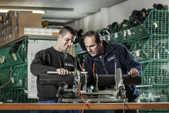 ZBW_Fatzer_01_0011_V1 | ZBW Werbung Lehrlinge | Business | Gesichter im Fokus – Portraits & mehr | Leo Boesinger Fotograf St. Gallen Spezialist für Portrait- Business- und Architekturfotografie