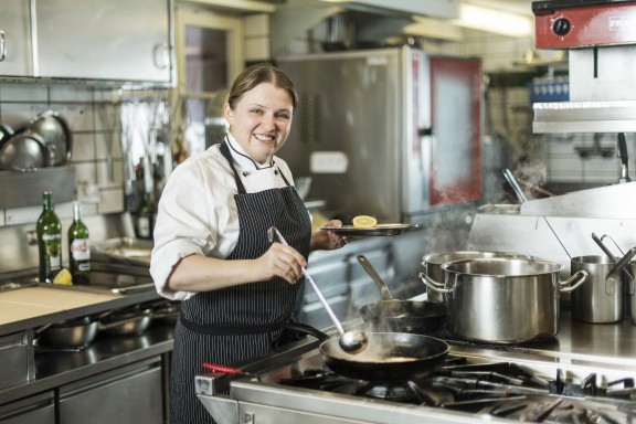 EKT_Sabrina_Bornhauser_0017 | EKT Konzernbericht Bilder von Prominenten Thurgauern | Portraits | Gesichter im Fokus – Portraits & mehr | Leo Boesinger Fotograf St. Gallen Spezialist für Portrait- Business- und Architekturfotografie