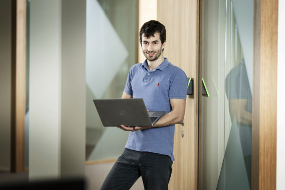 Brisoft_06_3_0007 | Mitarbeiterportraits für Brisoft in Bern und Basel | Portraits | Gesichter im Fokus – Portraits & mehr | Leo Boesinger Fotograf St. Gallen Spezialist für Portrait- Business- und Architekturfotografie