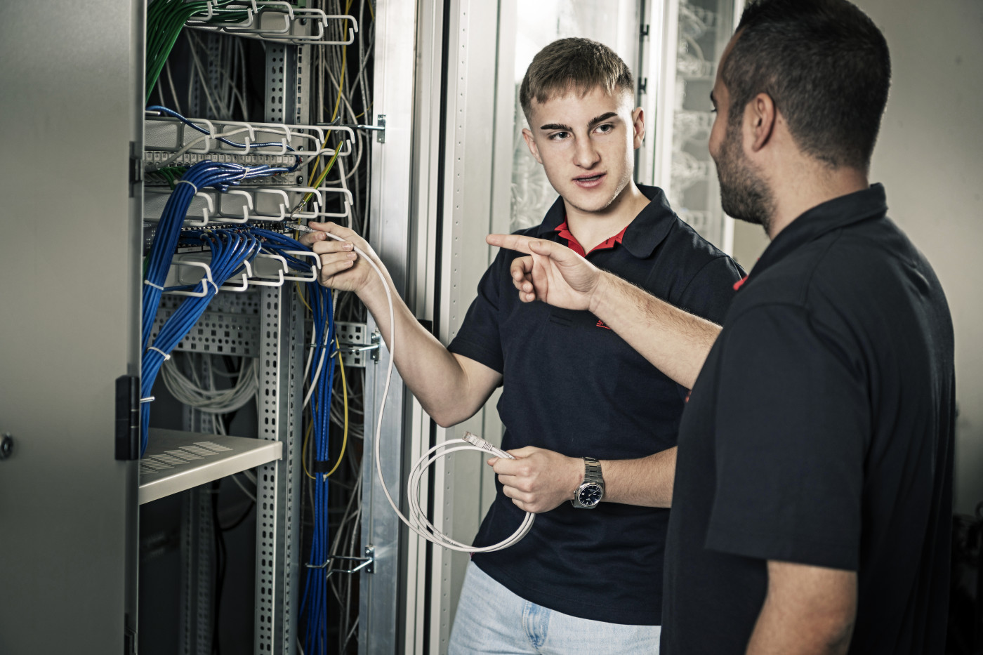 Informatiker_0046 | ZBW Werbung Lehrlinge | Business | Menschen | Leo Boesinger Fotograf