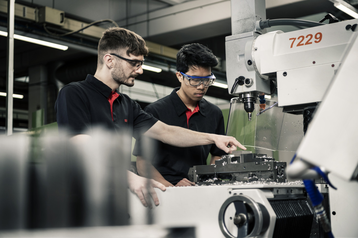 Polimechaniker_1_0005 | ZBW Werbung Lehrlinge | Business | Menschen | Leo Boesinger Fotograf