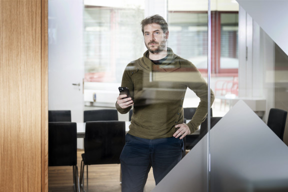 Brisoft_09_3_0004 | Mitarbeiterportraits für Brisoft in Bern und Basel | Portraits | Menschen | Leo Boesinger Fotograf St. Gallen Spezialist für Portrait- Business- und Architekturfotografie