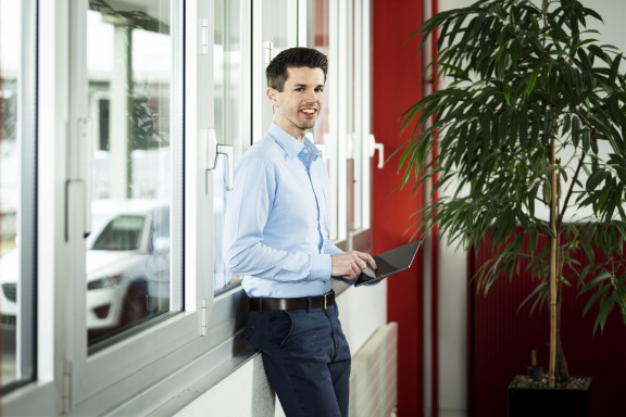 IMS_06_3_0008 | Mitarbeiterportraits für Brisoft in Bern und Basel | Portraits | Menschen | Leo Boesinger Fotograf St. Gallen Spezialist für Portrait- Business- und Architekturfotografie