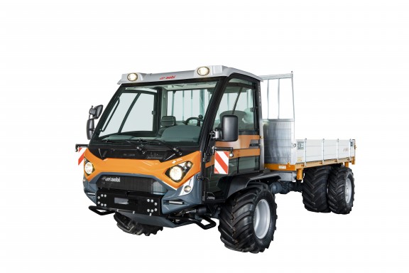 Aebi_01_0003_Orange | Aebi-Schmidt | Produkt- & Industriefotografie | Leo Boesinger Fotograf St. Gallen Spezialist für Portrait- Business- und Architekturfotografie