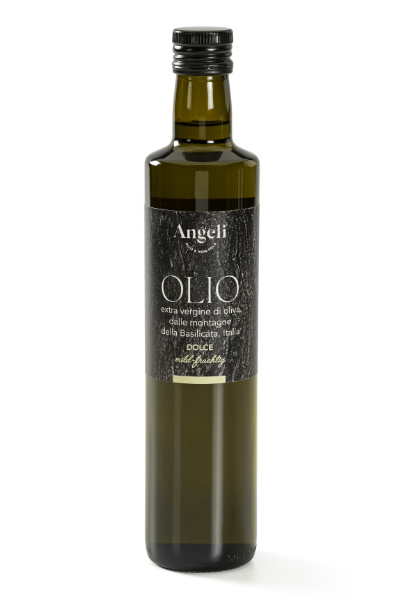 OlivenOel_Dolce_50_0003 | Produktfotografie für Angeli – Genuss im besten Lich | Produkt- & Industriefotografie | Leo Boesinger Fotograf St. Gallen Spezialist für Portrait- Business- und Architekturfotografie