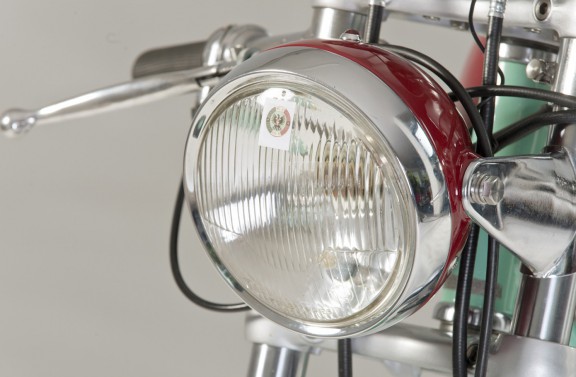 bianchispeciale0065 | Bianchi Motorrad Tobler | Sachaufnahmen - Industrieaufnahmen | Leo Boesinger Fotograf