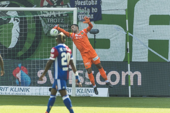 stojanovic060518fcb0346 | FCSG Spielbilder | Sportfotografie | Leo Boesinger Fotograf St. Gallen Spezialist für Portrait- Business- und Architekturfotografie