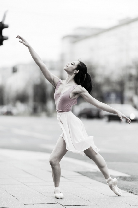 nadika100245 | Tanz Berlin | Sportfotografie | Leo Boesinger Fotograf St. Gallen Spezialist für Portrait- Business- und Architekturfotografie