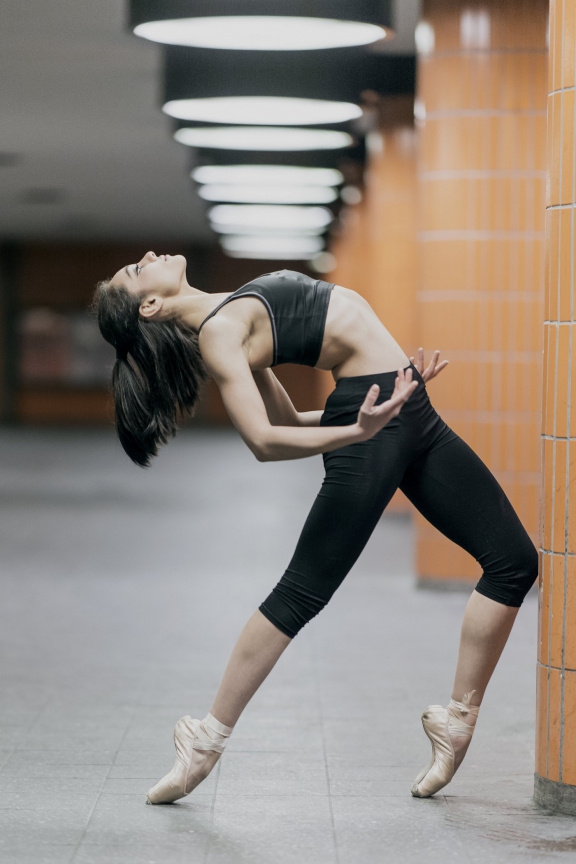 nadika502771 | Tanz Berlin | Sportfotografie | Leo Boesinger Fotograf St. Gallen Spezialist für Portrait- Business- und Architekturfotografie
