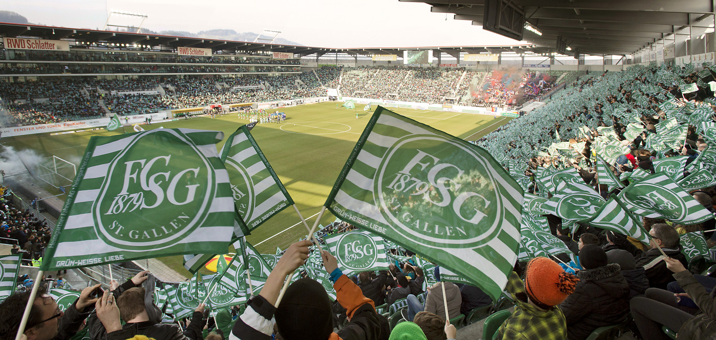 Fahnen_15_03_15_FCB_0098 | FCSG Imagebilder | Werbung in Bildern – Marken sichtbar machen | Leo Boesinger Fotograf St. Gallen Spezialist für Portrait- Business- und Architekturfotografie