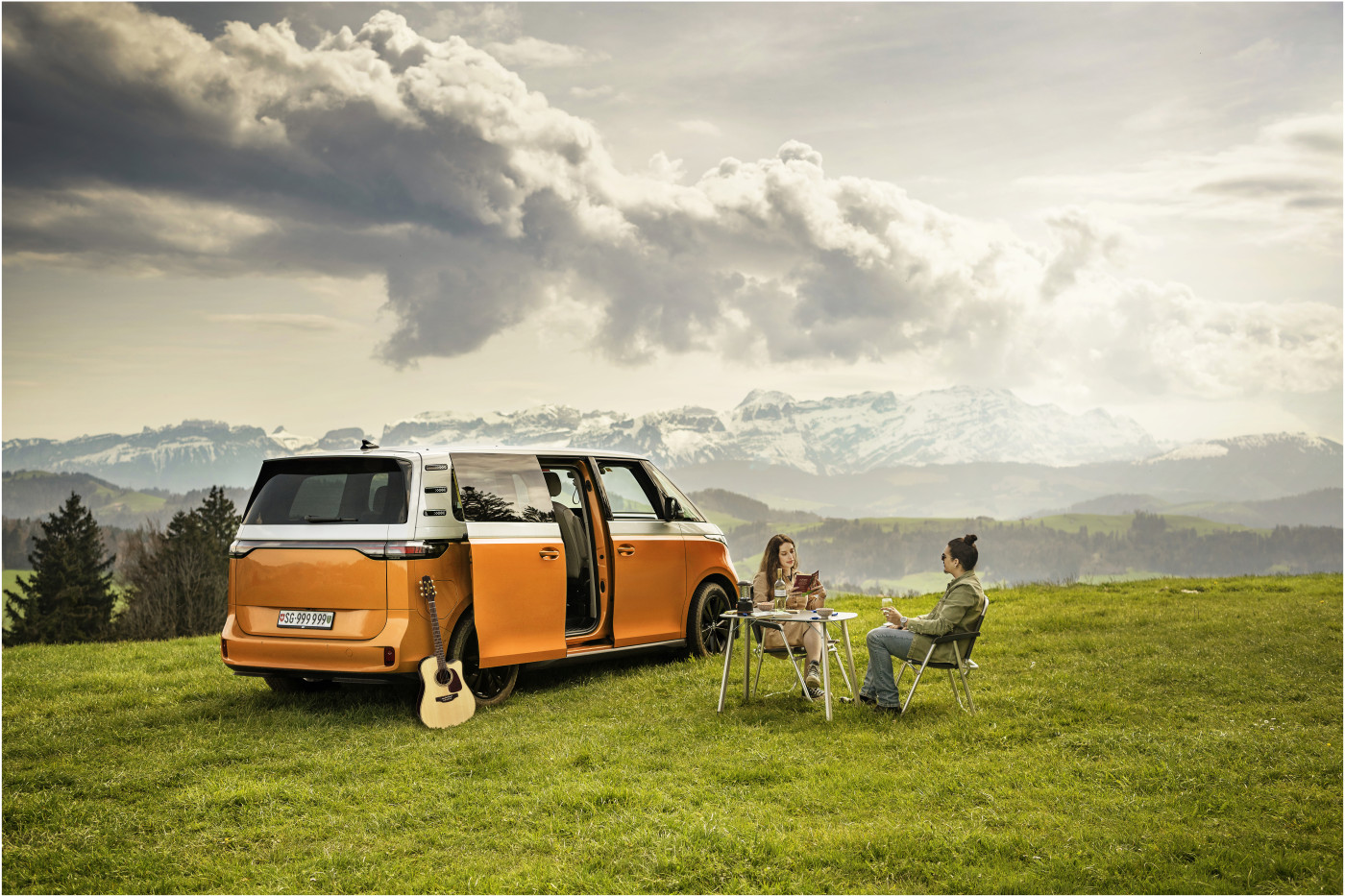 Buzz_2_1_0123_V1_Ret_1 | Kreative Werbefotografie für die ZBW – ausgezeichnet mit dem German Brand Award | Werbung in Bildern – Marken sichtbar machen | Leo Boesinger Fotograf St. Gallen Spezialist für Portrait- Business- und Architekturfotografie