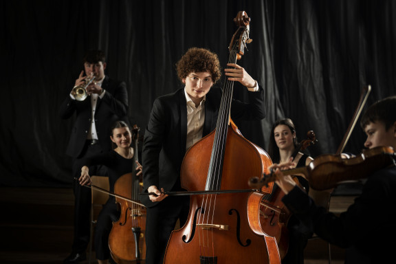 Konsi_Leon_Frei_0003_1_V1 | Kreative Werbefotografie für die ZBW – ausgezeichnet mit dem German Brand Award | Werbung in Bildern – Marken sichtbar machen | Leo Boesinger Fotograf St. Gallen Spezialist für Portrait- Business- und Architekturfotografie