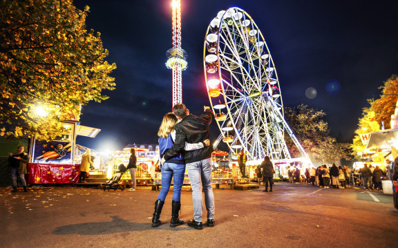 Riesenrad_0261_3_1 | Kreative Werbefotografie für die ZBW – ausgezeichnet mit dem German Brand Award | Werbung in Bildern – Marken sichtbar machen | Leo Boesinger Fotograf St. Gallen Spezialist für Portrait- Business- und Architekturfotografie