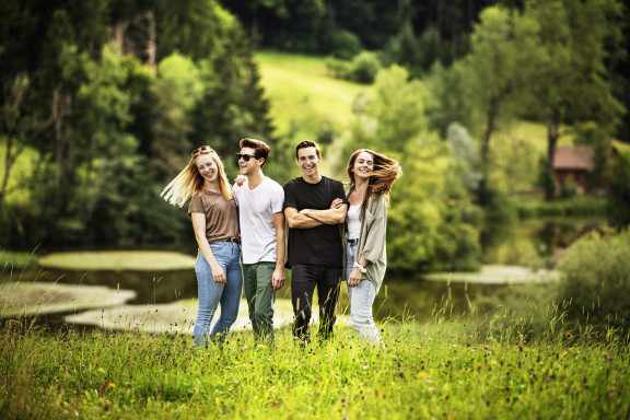 Vier | Kreative Werbefotografie für die ZBW – ausgezeichnet mit dem German Brand Award | Werbung in Bildern – Marken sichtbar machen | Leo Boesinger Fotograf St. Gallen Spezialist für Portrait- Business- und Architekturfotografie