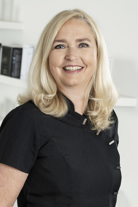 A_E_03_0008 | Schönheit im Fokus – Shooting für das Kosmetikinstitut Andrea Eugster | Werbung in Bildern – Marken sichtbar machen | Leo Boesinger Fotograf St. Gallen Spezialist für Portrait- Business- und Architekturfotografie