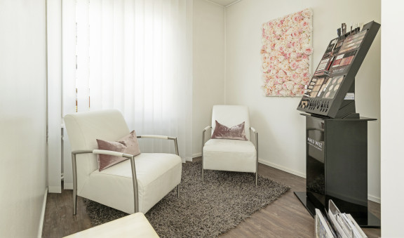 A_E_36_0005 | Schönheit im Fokus – Shooting für das Kosmetikinstitut Andrea Eugster | Werbung in Bildern – Marken sichtbar machen | Leo Boesinger Fotograf St. Gallen Spezialist für Portrait- Business- und Architekturfotografie