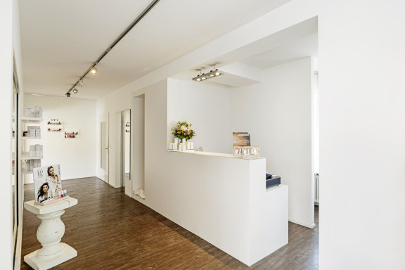 A_E_37_0003 | Schönheit im Fokus – Shooting für das Kosmetikinstitut Andrea Eugster | Werbung in Bildern – Marken sichtbar machen | Leo Boesinger Fotograf St. Gallen Spezialist für Portrait- Business- und Architekturfotografie