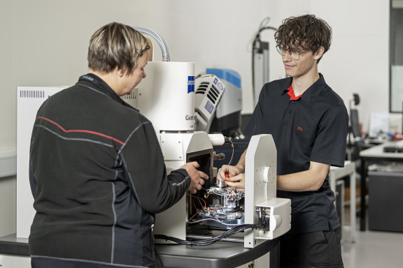 SFS_Lehrberufe_01_0040 | SFS Auszubildende | Werbung in Bildern – Marken sichtbar machen | Leo Boesinger Fotograf St. Gallen Spezialist für Portrait- Business- und Architekturfotografie