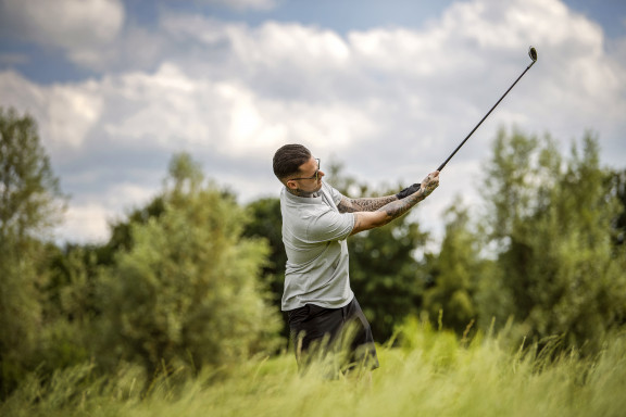 GPW_18_Man_Platz_005 | Migros Golfparks | Werbung | Leo Boesinger Fotograf St. Gallen Spezialist für Portrait- Business- und Architekturfotografie
